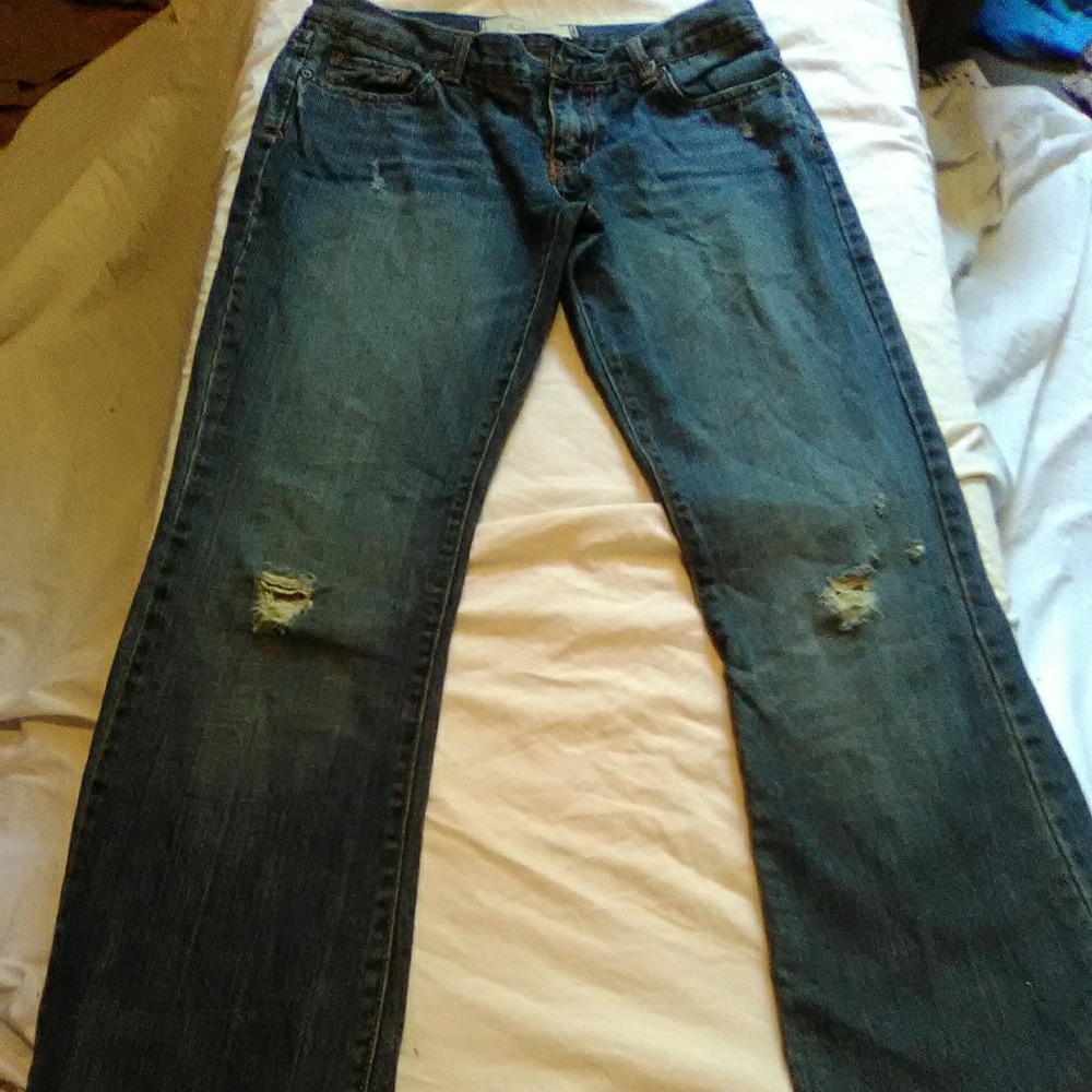 NWOT Women's Chor Distressed Jeans